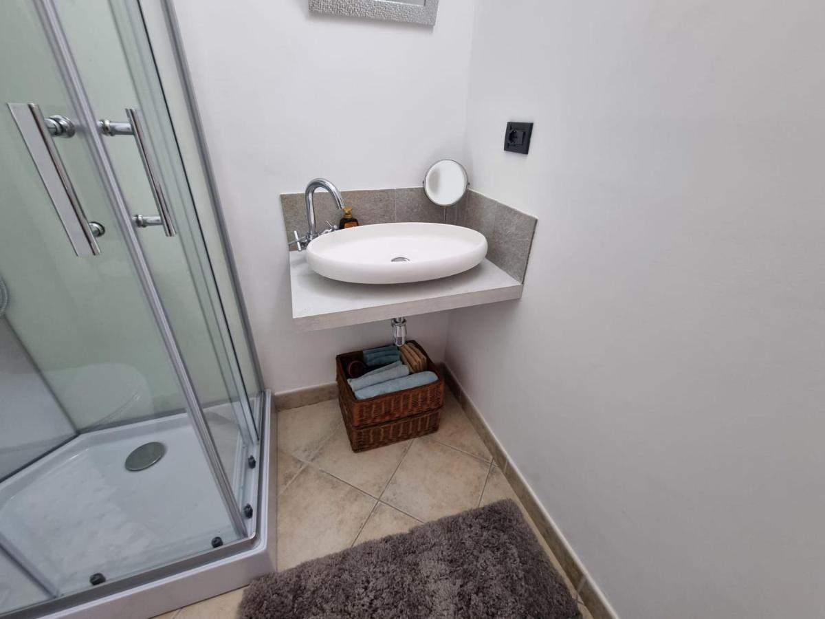 Готель Elisabeth House Roletto Екстер'єр фото